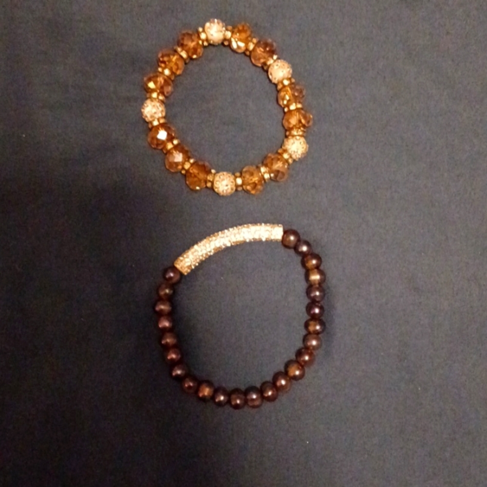 Women stretchable beaded bracelet